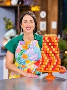 Venezolana triunfa en Australia con un pastel de 240 bombones