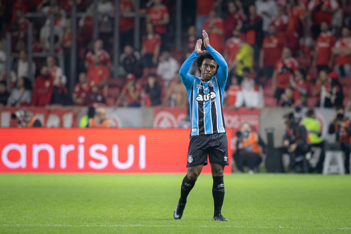 Willian assina rescisão com o Grêmio e se despede nas redes sociais