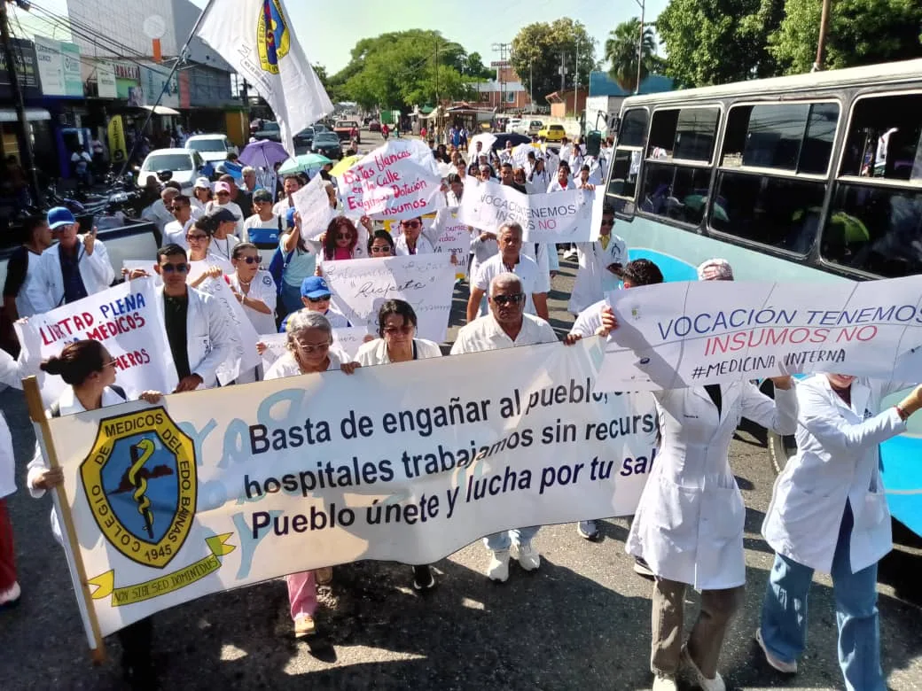 Barinas | Gremios de salud marchan contra la criminalización: la falta de insumos no es culpa de los médicos