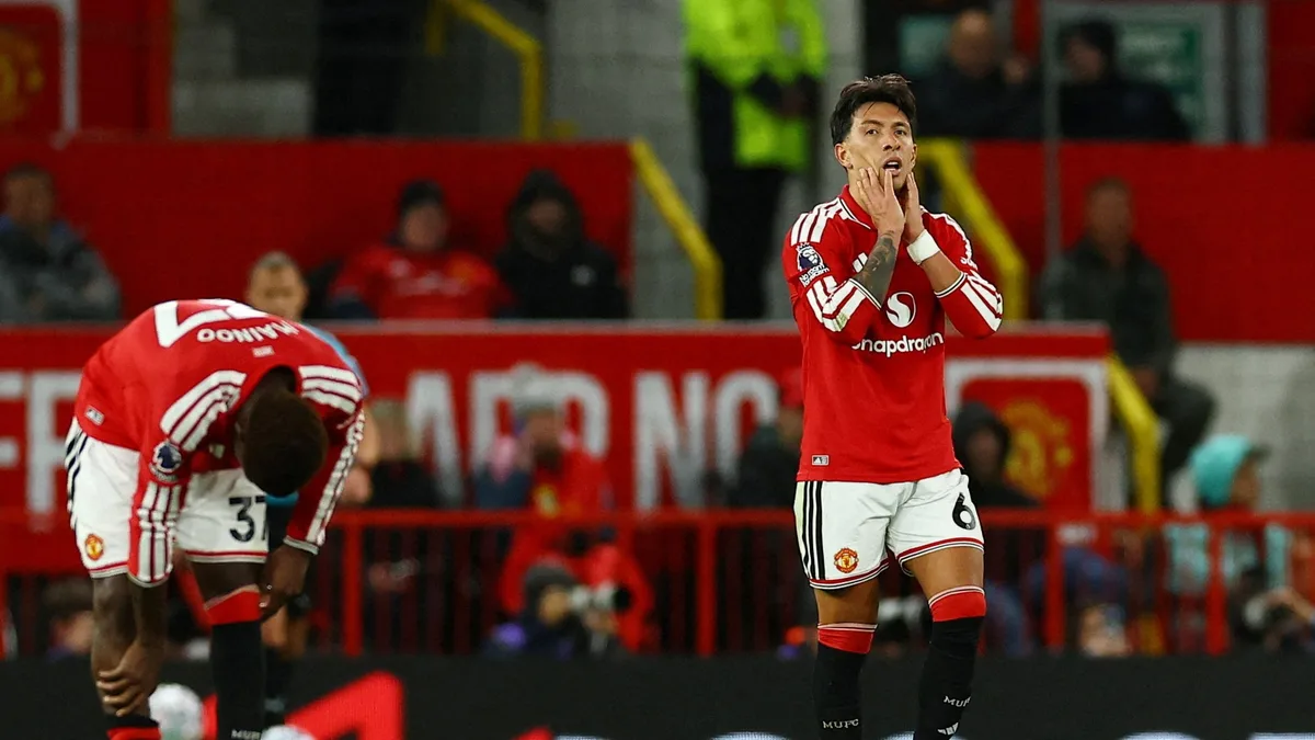 La furiosa declaración de un jugador del Manchester United en medio del escándalo con Lisandro Martínez