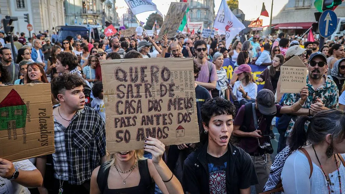 "Não consegues pagar a renda? Monta a tenda!" Lisboa recebe manifestação pelo direito à habitação
