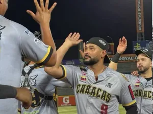 Leones del Caracas se imponen ante las Águilas y se reponen en Maracaibo