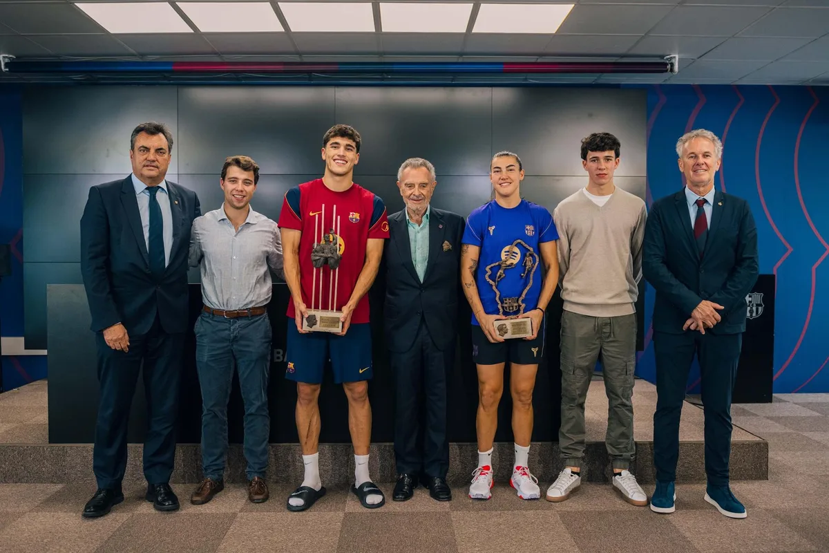 Pau Cubarsí y Patri Guijarro reciben el Premio Aldo Rovira de la temporada 2025/26