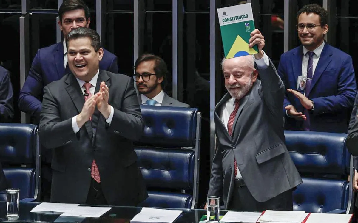 Fim da 6x1 é formalizado: Empresas têm até dezembro para adotar a escala 5x2