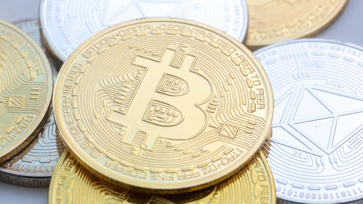 Ende des Bären-Marktes?: Krypto-Rally: Bitcoin knackt wieder die 70.000-Dollar-Marke