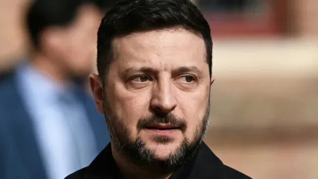Ucrânia: Zelensky discute com líder belga entrega de mais caças F-16
