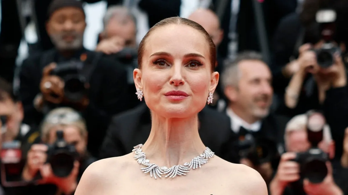 Natalie Portman, actriz de 45 años, sobre su alimentación: “Mi ensalada favorita tiene sólo 2 ingredientes básicos”
