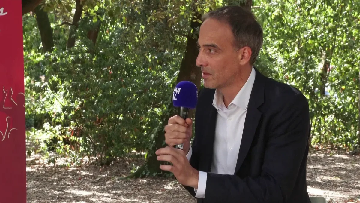 "Il faut que l'État intervienne": Raphaël Glucksmann veut que le montant du chèque énergie soit triplé et étendu à plus de ménages