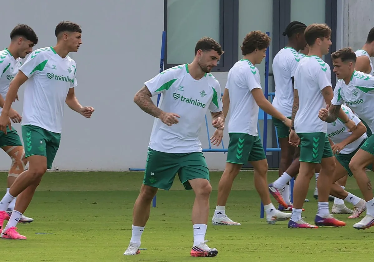 Abde y Parrott acumulan una sesión más de entrenamiento con el grupo
