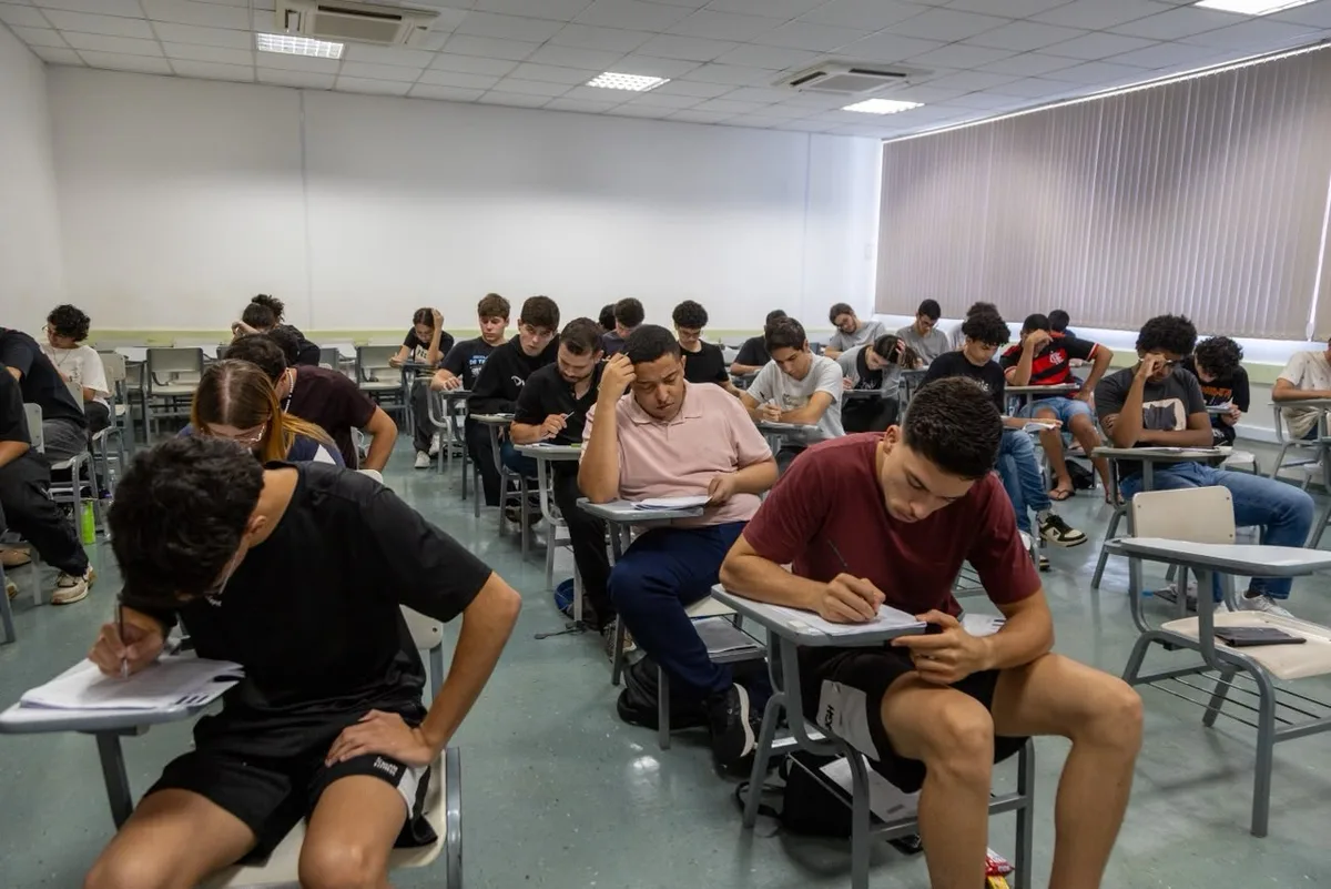 Ditadura, desinformação e 'gag': veja o que caiu na 1ª fase da Unicamp 2027
