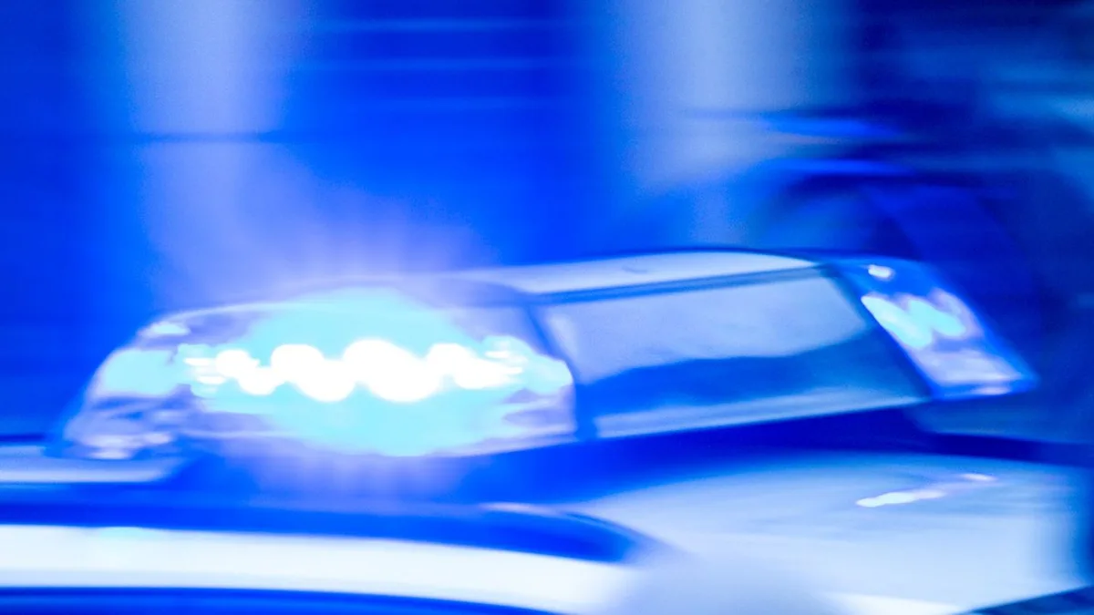 Flucht vor Verkehrskontrolle: Teenager auf Moped liefert sich Verfolgungsfahrt mit Polizei