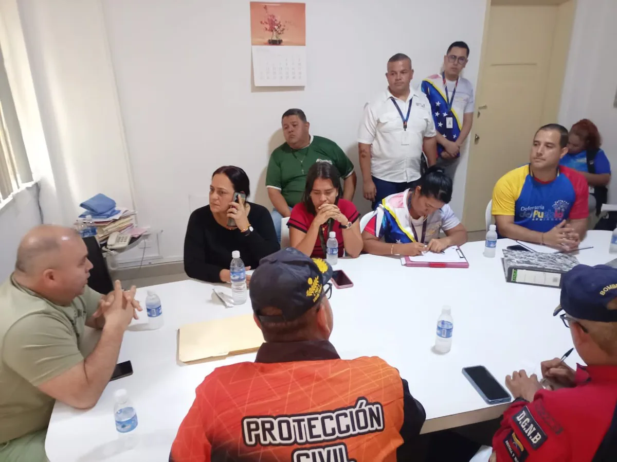 Defensoría del Pueblo supervisa la atención médica de 50 estudiantes tras intoxicación masiva en Trujillo