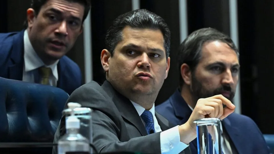 Lula perde sua principal aposta no 1º turno em meio a escândalo no STF