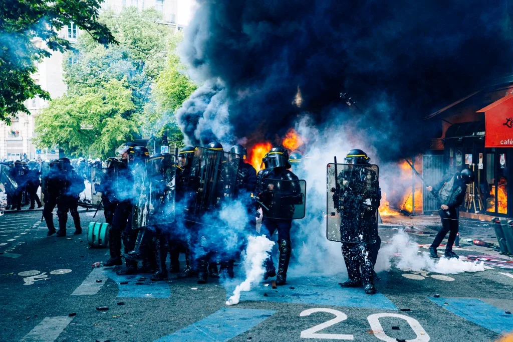 Mouvement lycéen : "La violence ne doit jamais être un mode acceptable de contestation, ni de maintien de l'ordre"