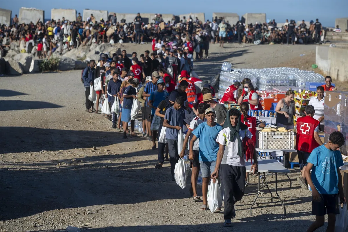 El Gobierno tiene identificados a más de 2.900 menores migrantes en Ceuta tras la entrada masiva de julio