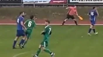 Skandal in der Kreisklasse - Schiri-Boss total besoffen an der Seitenlinie