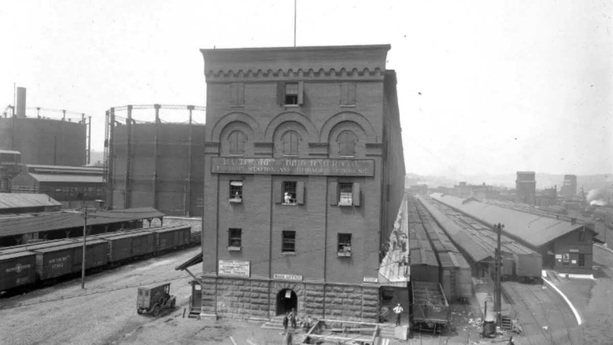 Cincinnati cuts 210 feet from 122-year-old rail warehouse for new bridge