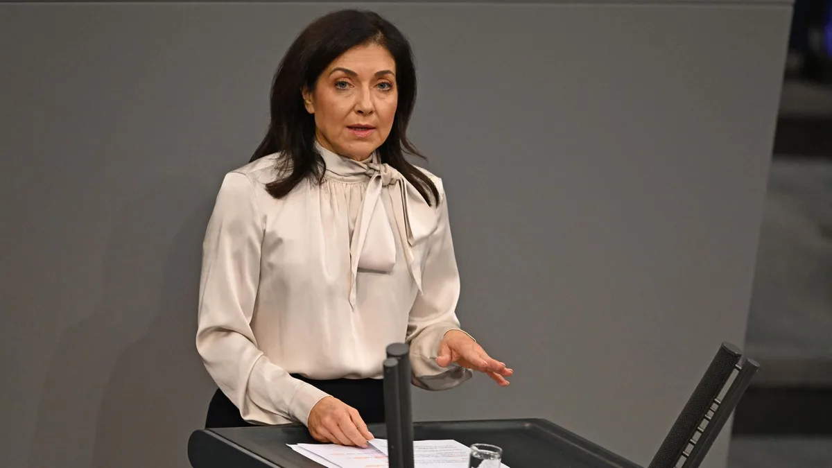 Wirtschaftsministerin Reiche für Direktzahlungen nach "Tankrabatt"