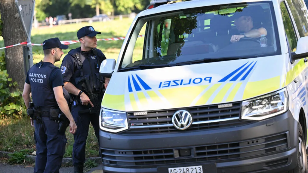 Tiroteio em rave na Suíça deixa um morto e cinco feridos; polícia busca suspeitos