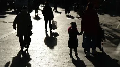 Studie: Gebündelte Sozialleistungen sollen Armut verringern