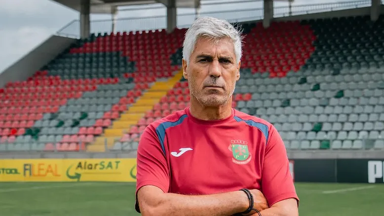 Oficial: lenda do Benfica é o novo treinador do Paços de Ferreira