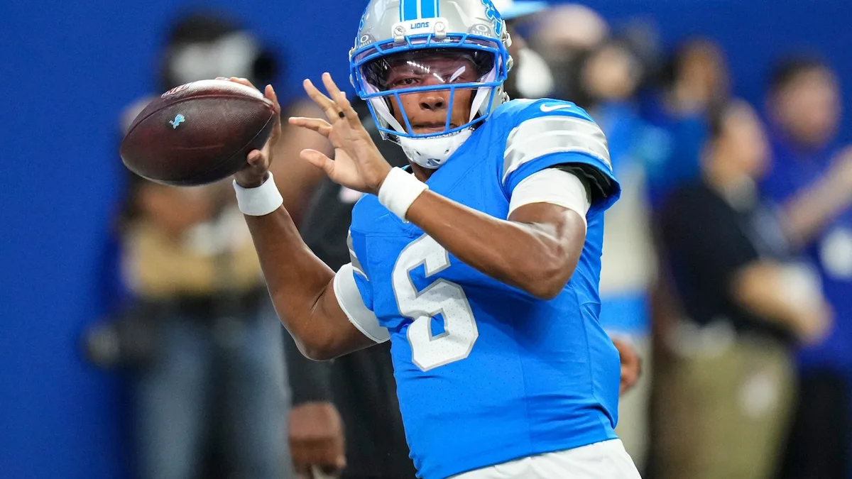 Dobbs makes his case to be Goff's backup by taking Lions on 3 TD drives in 25-16 win over Colts