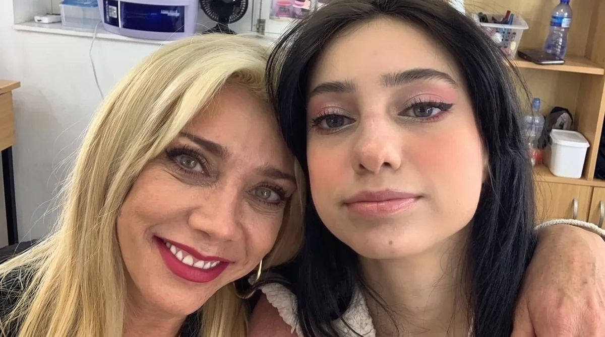Cynthia Klitbo exige frenar los ataques en redes contra su hija tras su eliminación de La Casa de los Famosos México