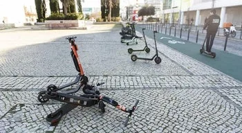 PSP identifica utilizador de trotinete que cruzou a 25 de Abril