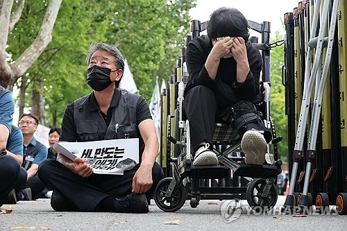 HL만도 '근로자 끼임사' 한 달 추모제…"위험의 외주화 멈춰라"