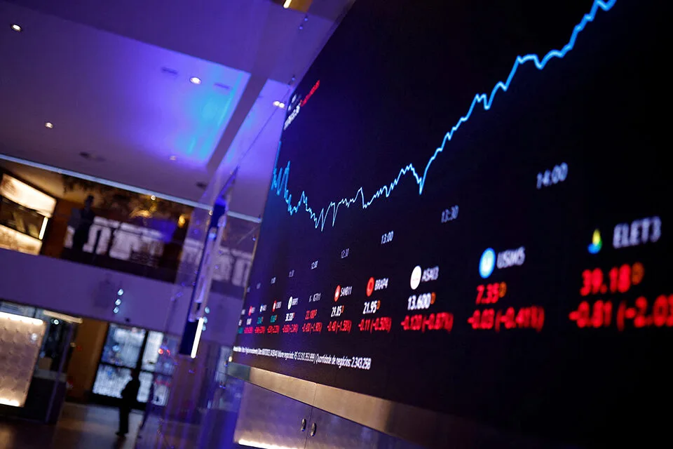 Mercados sob o signo da guerra económica dos EUA ao Irão. Petróleo recua e yields aliviam