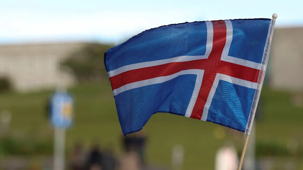 Icelanders reject EU talks, deal blow to govt's membership push