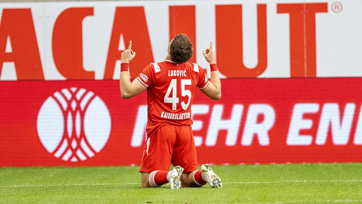 2. Liga im Überblick - Lautern-Star jubelt emotional, Wolfsburg erleichtert