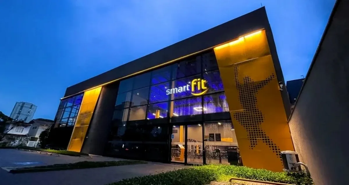 Smart Fit (SMFT3), Renner (LREN3), Vivara (VIVA3) e Natura (NATU3): Safra ajusta preços-alvo e recomenda compra para duas varejistas