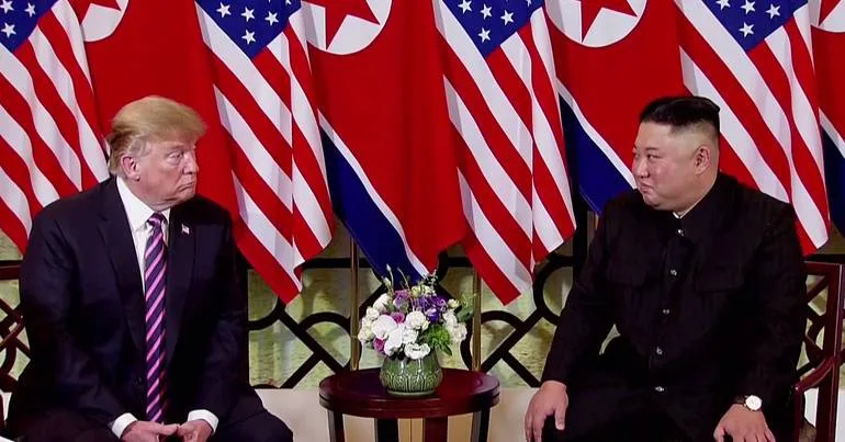 Trump volta a estender a mão a Kim e a China sai a ganhar
