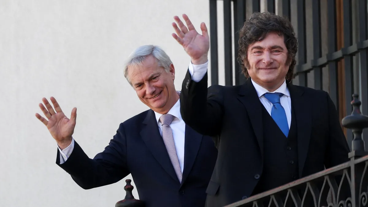 La dura crítica de un ministro de Chile a Javier Milei por la obra pública: “Está cada vez más loco”