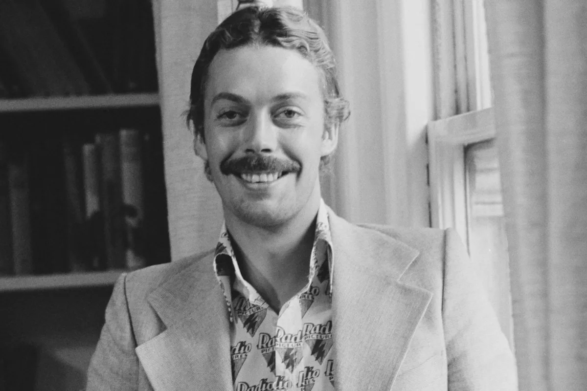 Tim Curry Tributes Pour in From Co-Stars Carol Burnett, Rob Schneider, Michael McKean, More