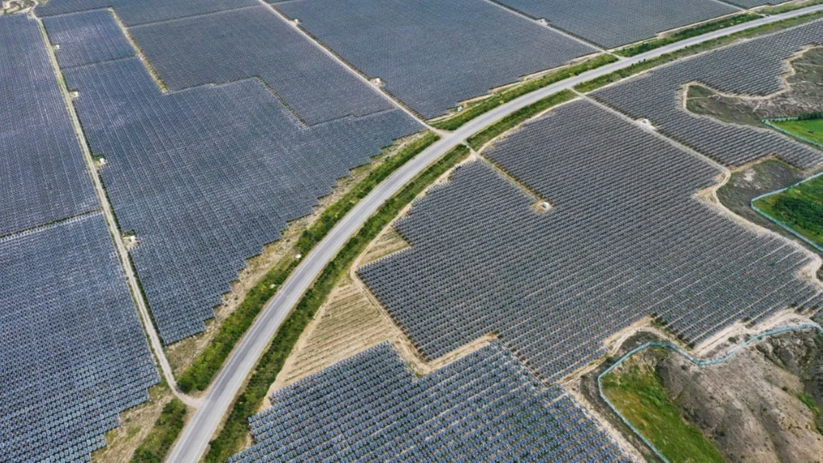 China: Leistung von Solaranlagen erstmals höher als Leistung von Kohlekraftwerken
