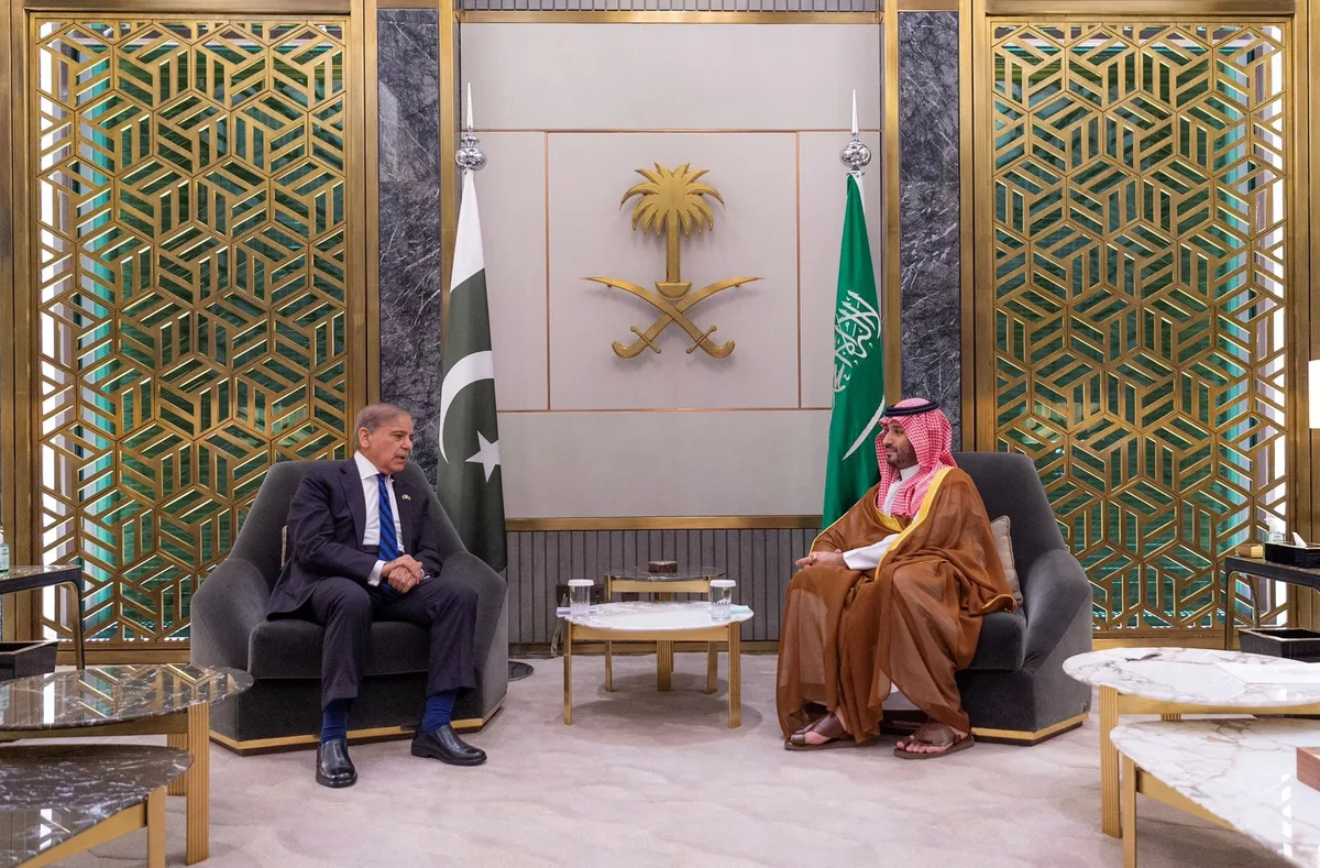 Pakistán prometió defender a Arabia Saudita tras los ataques de los rebeldes hutíes contra la ciudad de La Meca