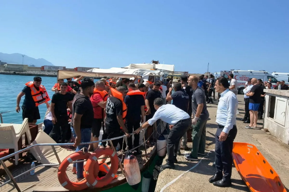 Un ferry con 270 personas a bordo naufraga en el norte de Chipre: el Gobierno confirma que “hay muertos”