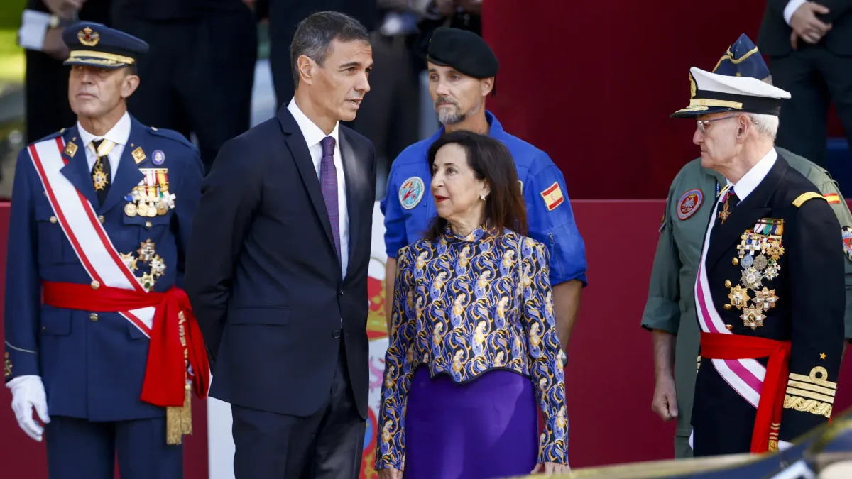 Margarita Robles será la número dos de Sánchez en la lista del PSOE y Antonio Hernando encabezará el Senado