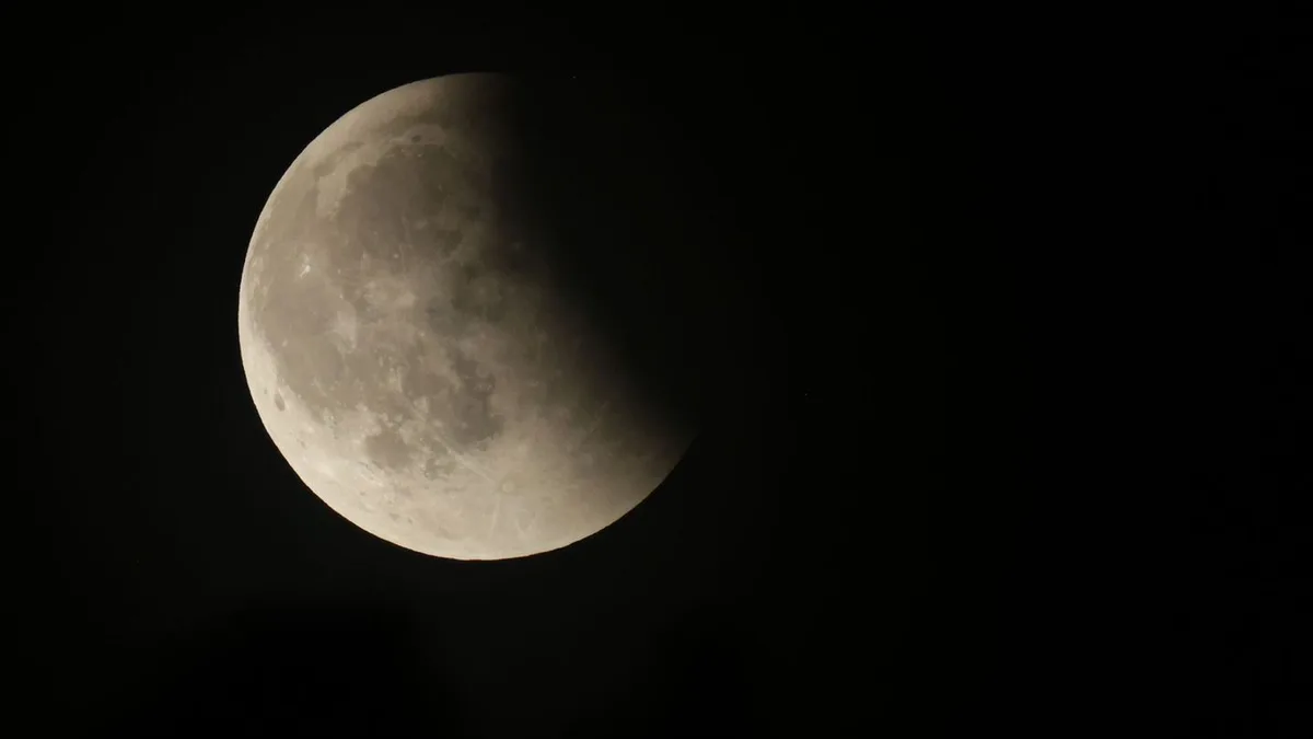 Astronomie: Wann und wo die Mondfinsternis in Bayern zu sehen ist