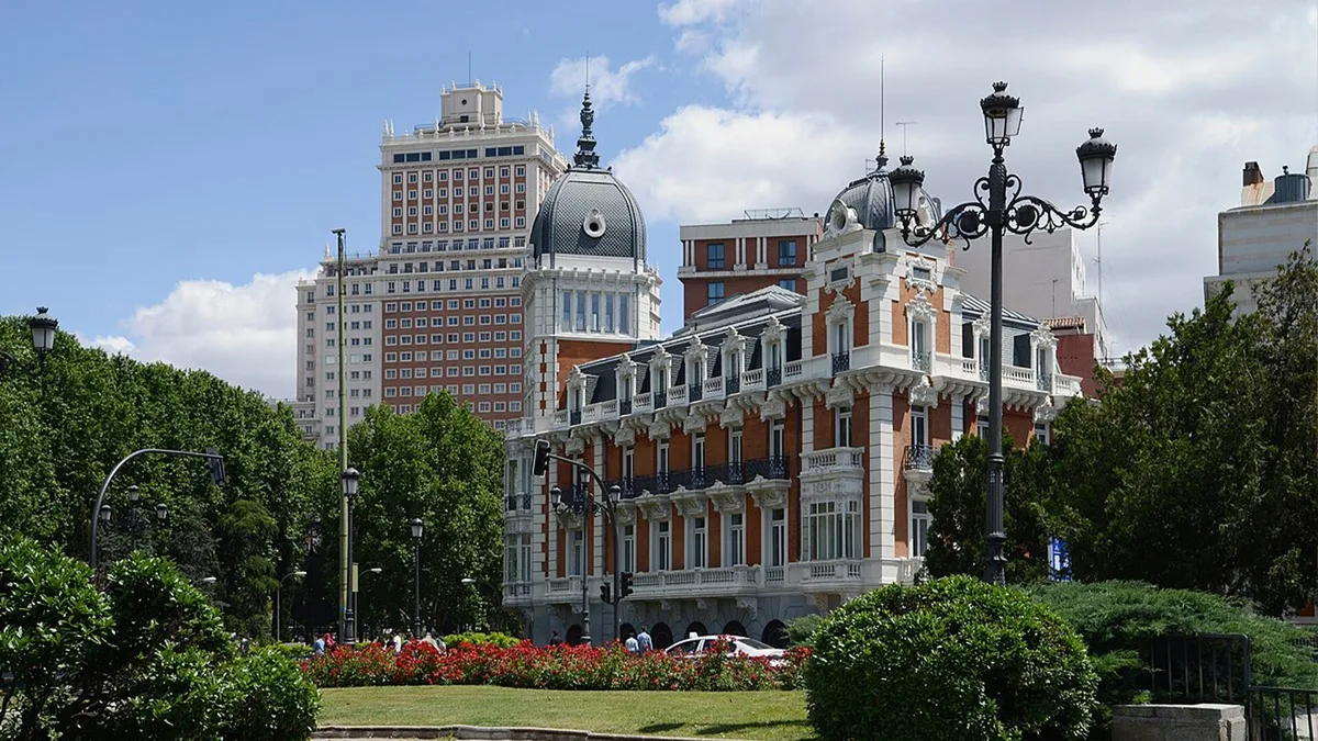 Prepárese antes de salir: Este es el pronóstico del clima en Madrid este 20 de agosto