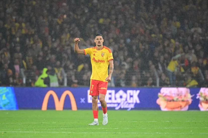 Le bel enchaînement de Florian Sotoca, qui donne l'avantage à Lens contre l'OL pour sa première titularisation de la saison