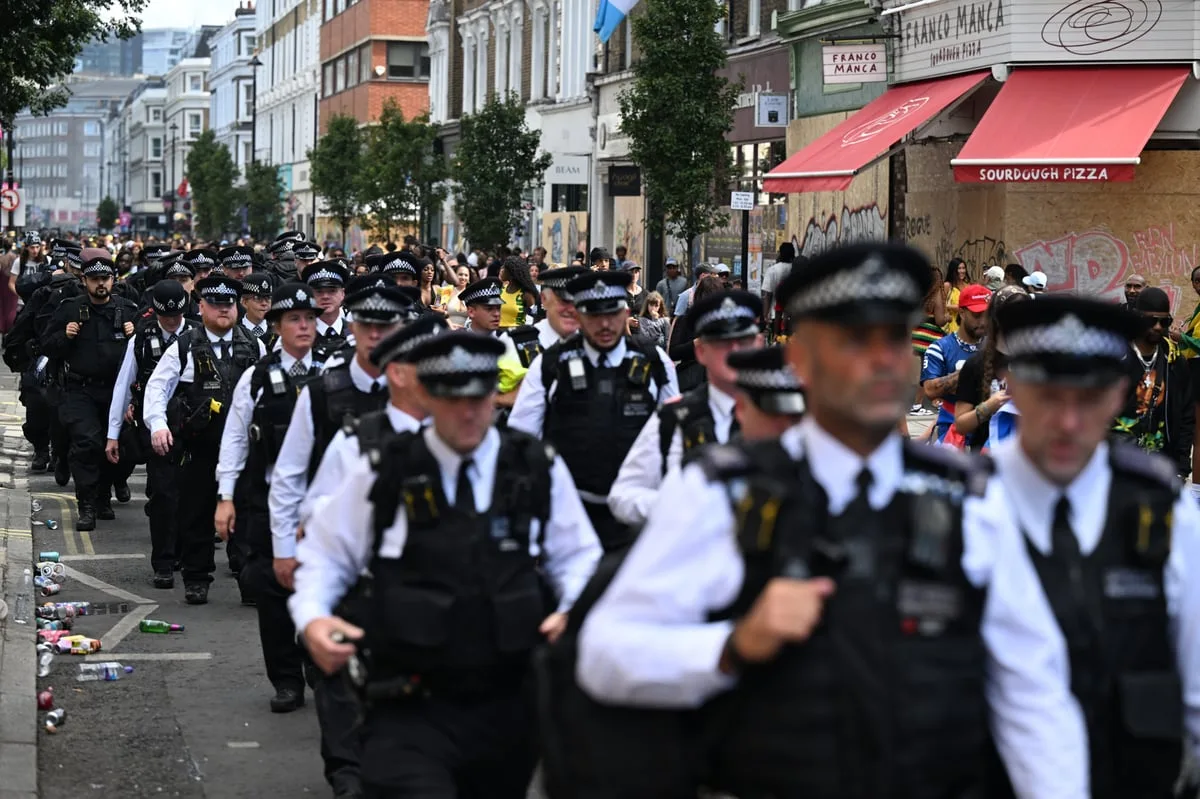 Man dies after entering canal in Notting Hill Carnival police chase as Met makes more than 500 arrests