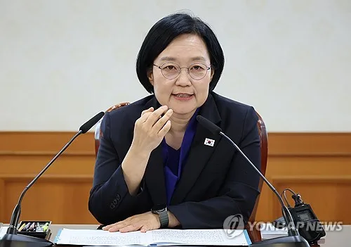 韓총리, 'AI 혁신' 공직자 만나 "정부 일하는 방식 변해야"