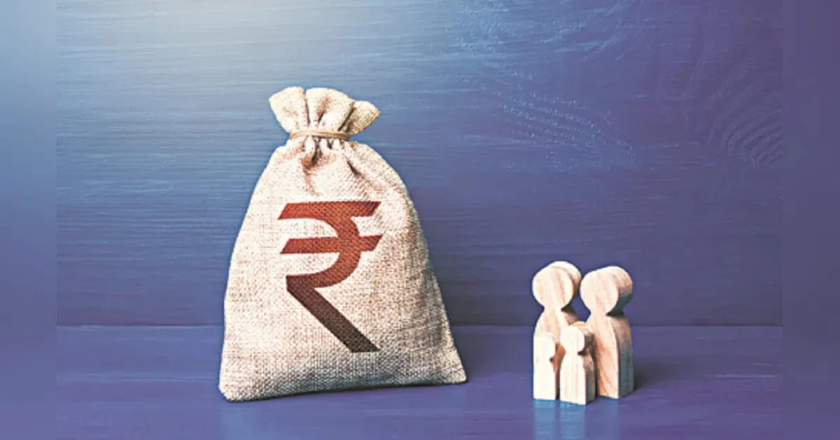 Rupee falls 17 paise to 95.59 against US dollar during early trade