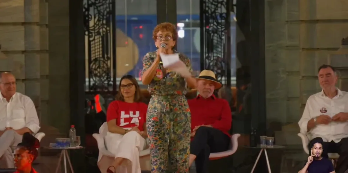 Ao lado de Lula, Marília Campos promete ser “porta-voz das mulheres” no Senado