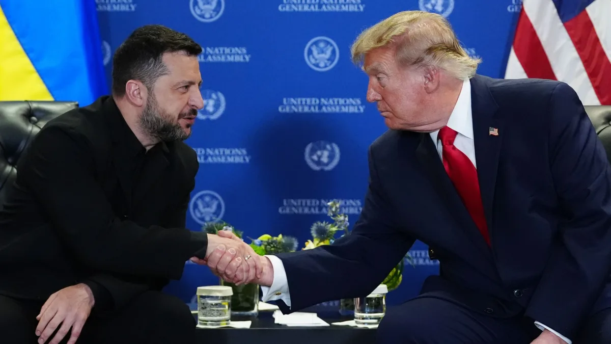 Liveblog Ukrainekrieg: Selenskyj fühlt sich von Trumps Kurs „verraten“