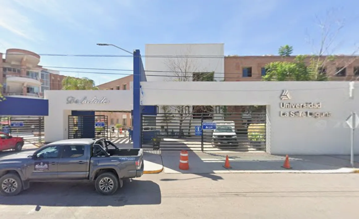 Alumno universitario apuñala a compañera al término de clase
