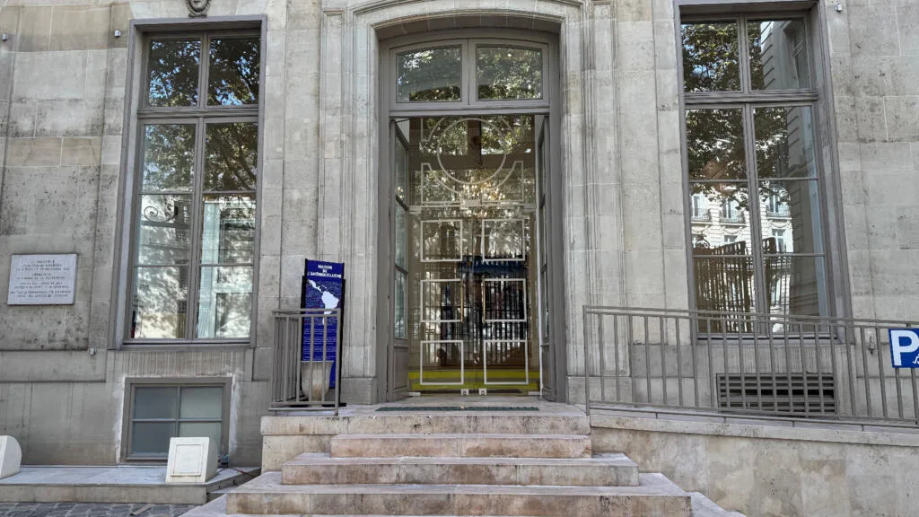 Brasileiro Souza Dantas ajudou a fundar Casa da América Latina de Paris, hoje ameaçada